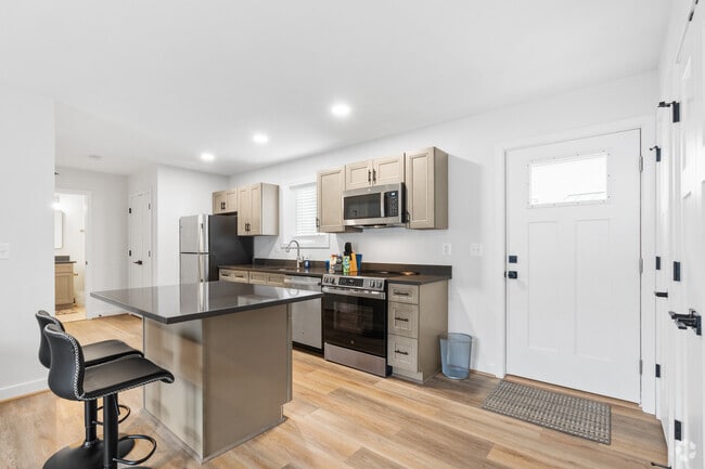 1BR, 1BA - 704SF - Kitchen