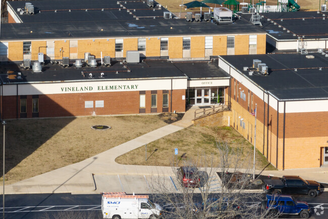 Vineland Elementary School in De Soto, MO offers various clubs and activities for students.