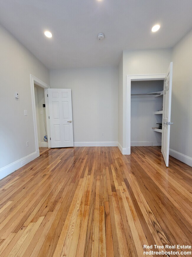 110 Strathmore Rd, Brighton, MA 02135 - photo 6