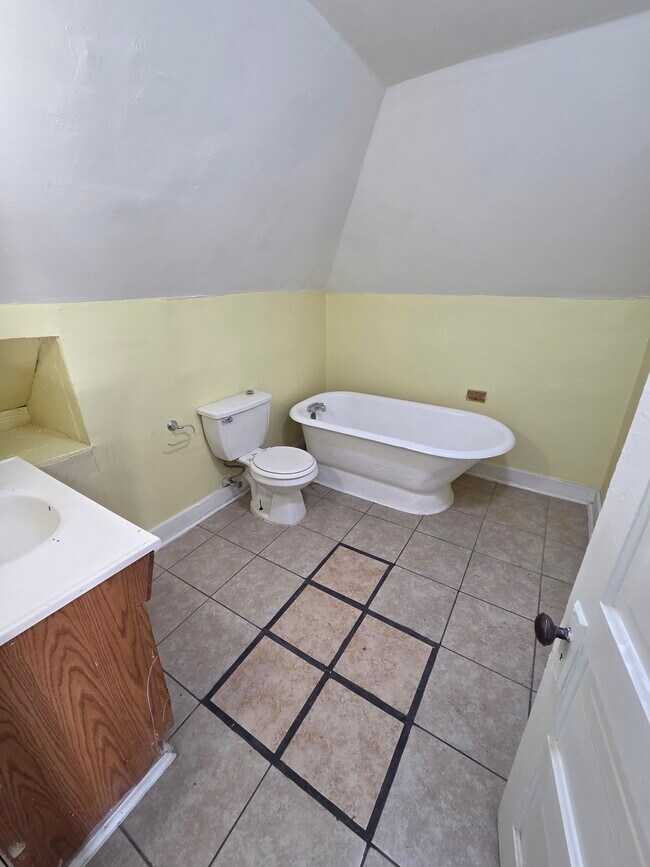 1094 Williams St unit 2, Muskegon, MI 49442 - photo 7