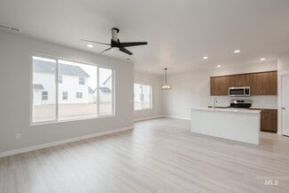 3885 W Maypearl St, Meridian, ID 83642