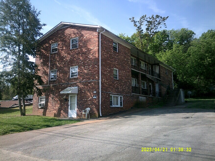 425 N Floyd St unit 425-B N. Floyd Stree, Danville, VA 24541 - photo 1