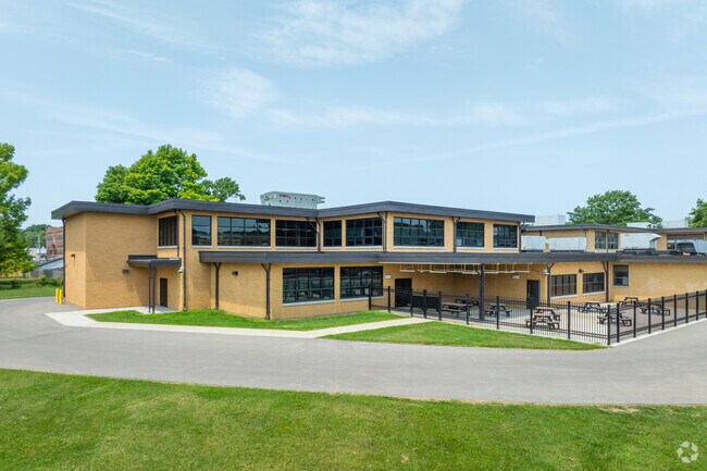 Washington Middle School is a public school located in Downtown Springfield.