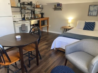 418 Goebel Ave Unit 2B (Blue Suite), Savannah, GA 31404