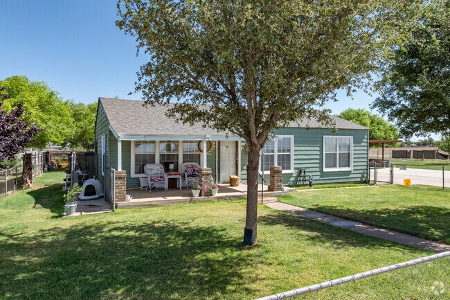 Ranch style houses make for easy living in Windmill.