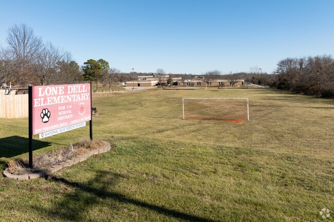 Lone Dell Elementary in Arnold, MO prioritizes learning and collaboration.