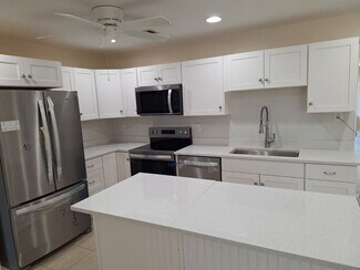 5439 Kenwood Dr, North Port, FL 34287