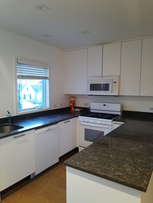 6167 Austin St, Rego Park, NY 11374