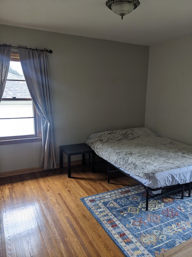 643 36 1 2 Ave NE, Minneapolis, MN 55418