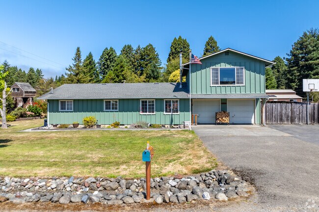 Single and two story homes are available in Fieldbrook.