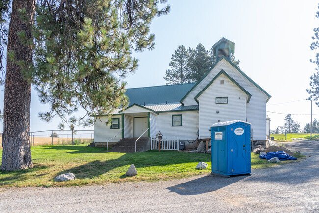 Orchard Prairie Elementary is located in a very rural neighborhood.