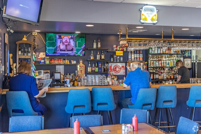 Fountain of the Sun residents get drinks and American pub fare at Birdies Bar & Grill adjacent to the country club.