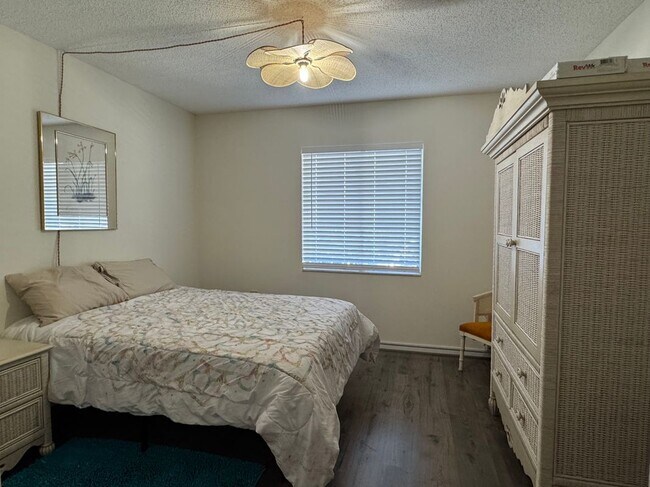 3719 Lake Bayshore Dr, Bradenton, FL 34205 - photo 5