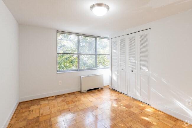 Newport West, Washington, DC 20005 - photo 4