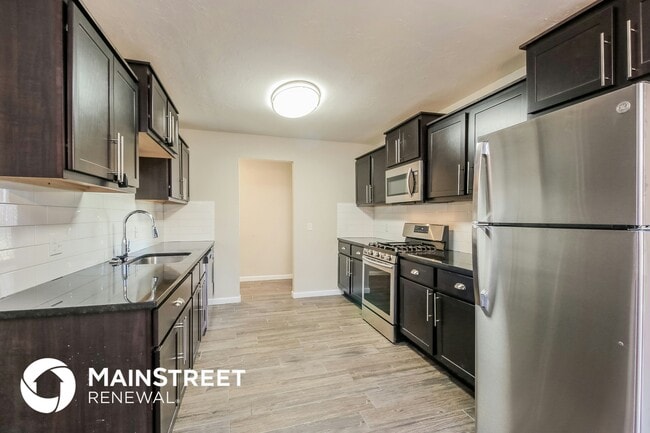 8716 Tracy Dr, Oklahoma City, OK 73132 - photo 7