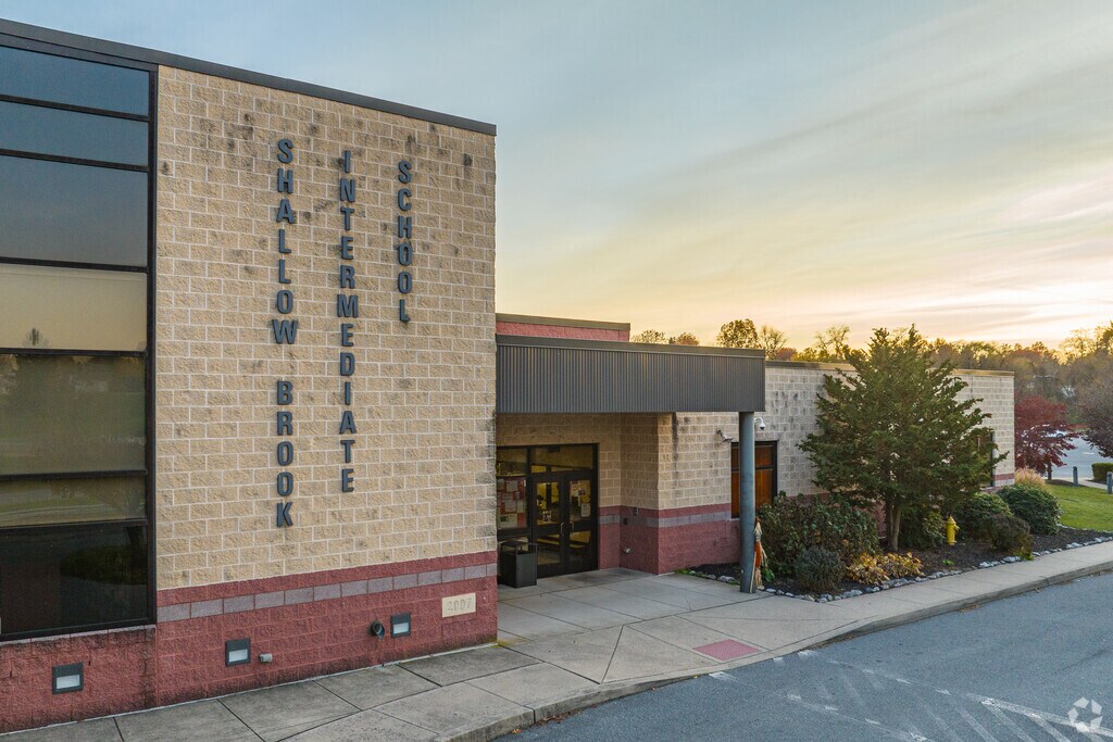 Students head to Shallow Brook Intermediate School for grades 4-6.