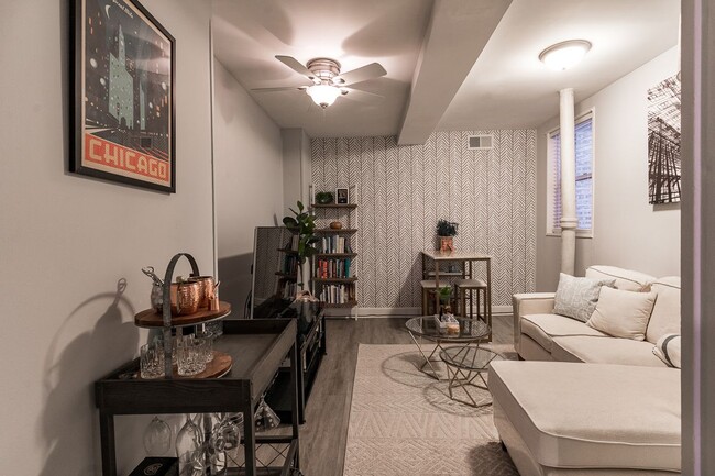 7531 N Seeley Ave, Chicago, IL 60645 - photo 4