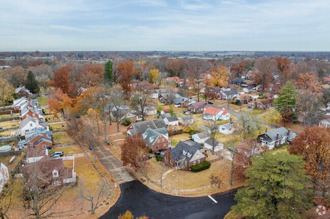 Pasadena Hills is a tidy and tree lined community in St Louis MO.