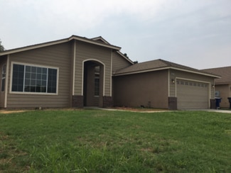 1007 W Millbrook St, Hanford, CA 93230