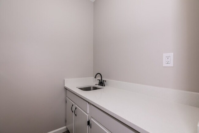 6502 Woodthrush Dr, Charlotte, NC 28227 - photo 6