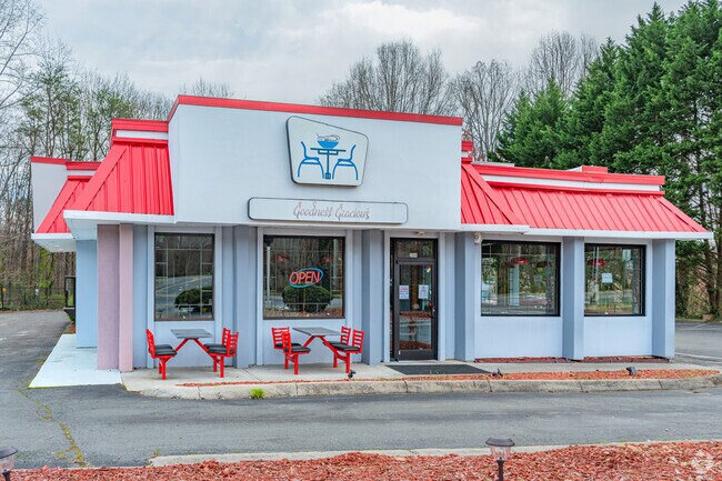 A popular spot for homoestyle favorites in Skyland is Goodness Gracious.