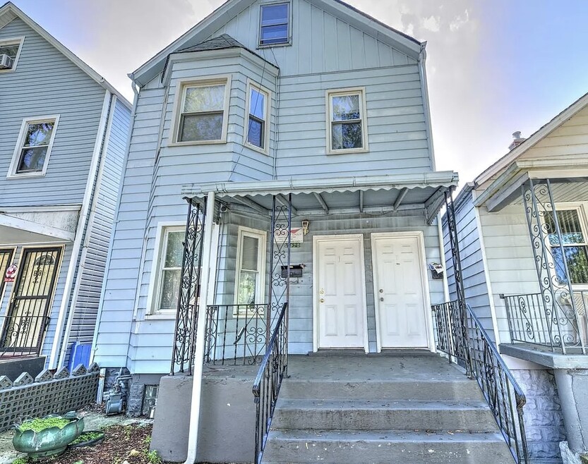 9752 S Avenue J, Chicago, IL 60617 - photo 1