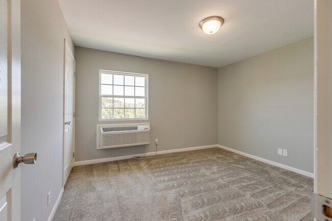 Maplehurst, Knoxville, TN 37902 - photo 2