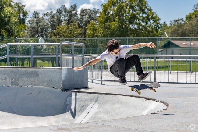 Beverly Hills Community Park has a totally rad skateboard park.