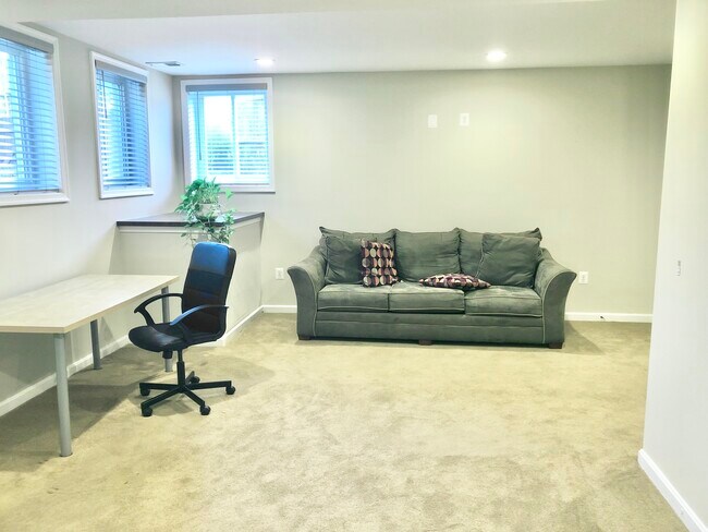 3516 7th St N unit Lower Level, Arlington, VA 22201 - photo 7