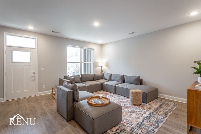 2374 E 18th St Place, Chattanooga, TN 37404 - photo 5