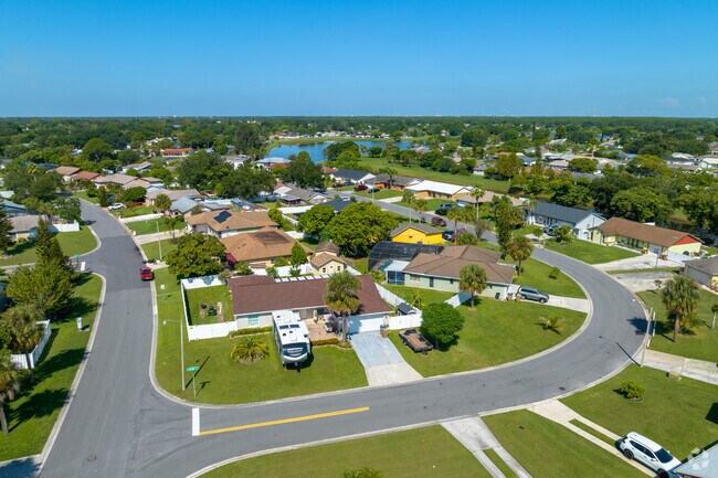 Well-established ranch homes can be seen throughout Buena Venture Lakes.