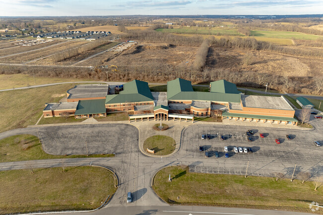 The student population of Royal Spring Middle School is 776 and the school serves 6-8.