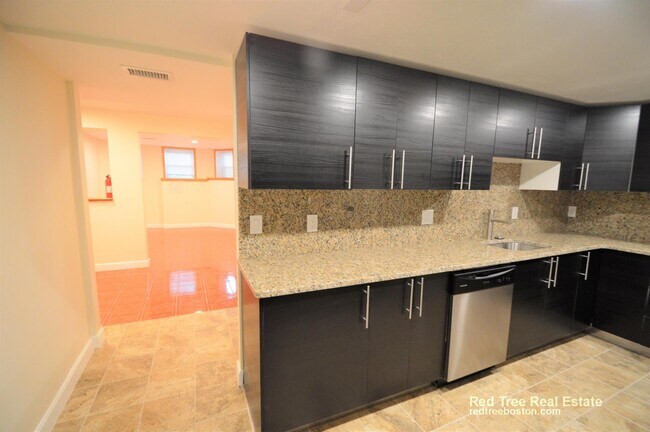 55 Thatcher St, Brookline, MA 02446 - photo 5