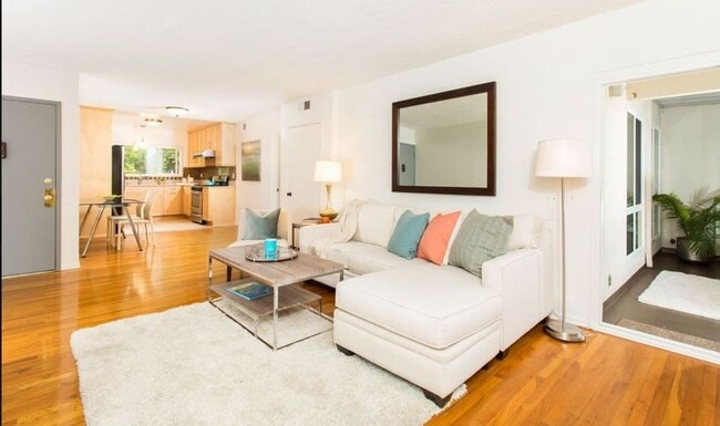 3200 S Sepulveda Blvd unit Master bed, Los Angeles, CA 90034 - photo 5