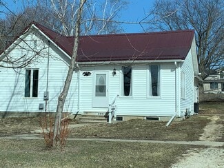 205 S Walnut St, West Union, IA 52175