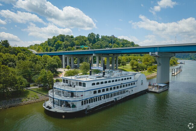Head over to Southern Bell's Landing in Westside for tours, souvenirs, and more.