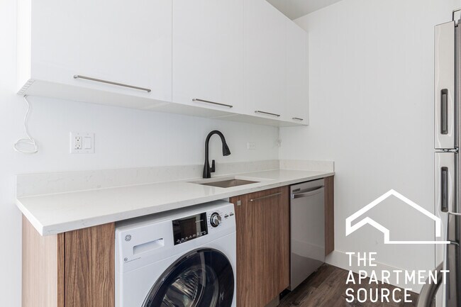 941 W Carmen Ave unit 606, Chicago, IL 60640 - photo 3