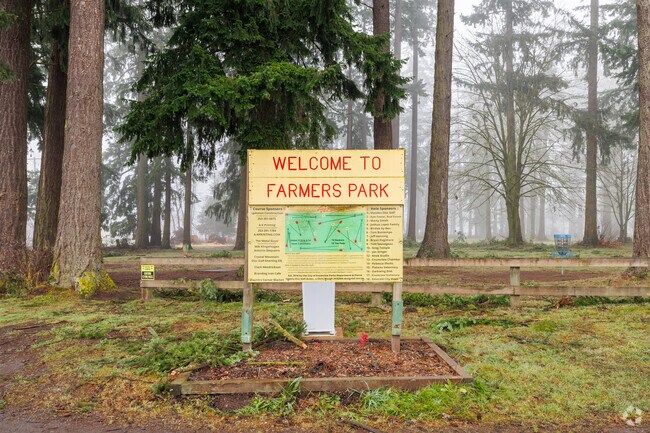 Farmers Park features a public disc golf course.