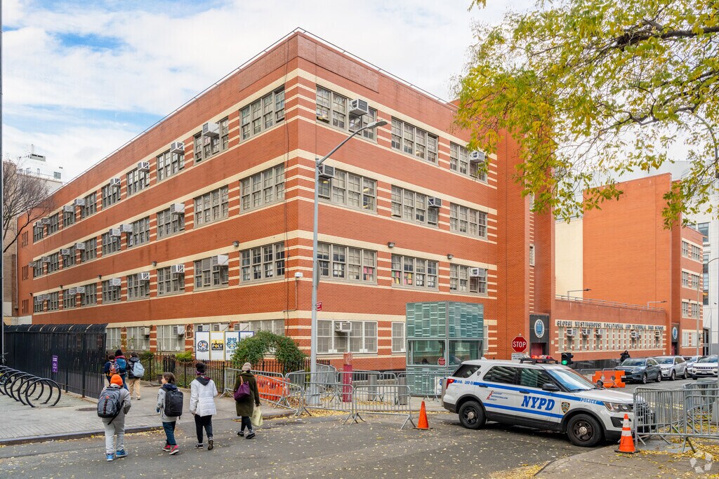 Students are the highest priority at PS 915.