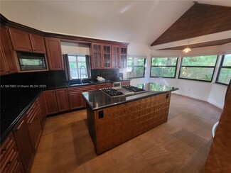 38 SW 6th St, Dania Beach, FL 33004