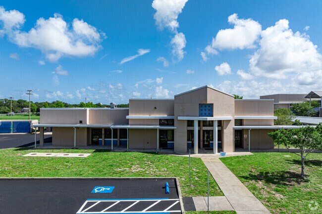 Dunedin Elementary welcomes students through the main entrance.