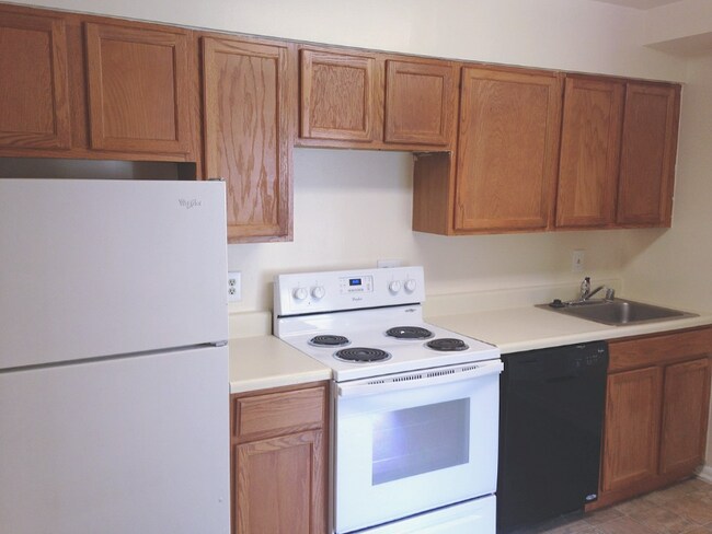 8263 Russell Rd, Alexandria, VA 22309 - photo 4