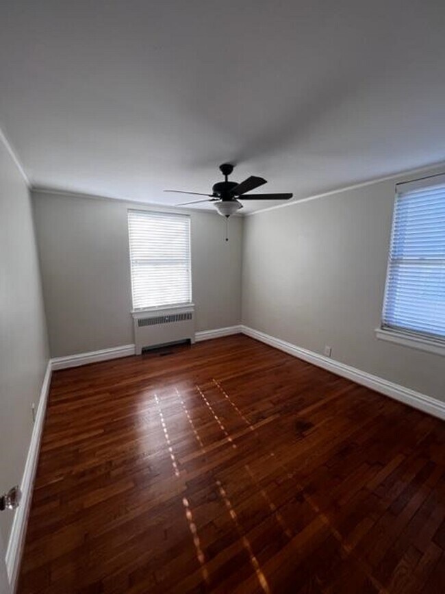 1108 W Friendly Ave unit 1, Greensboro, NC 27401 - photo 5