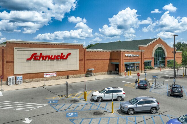 Schnucks is a popular grocery stop for the resdietns of Keith Creek.