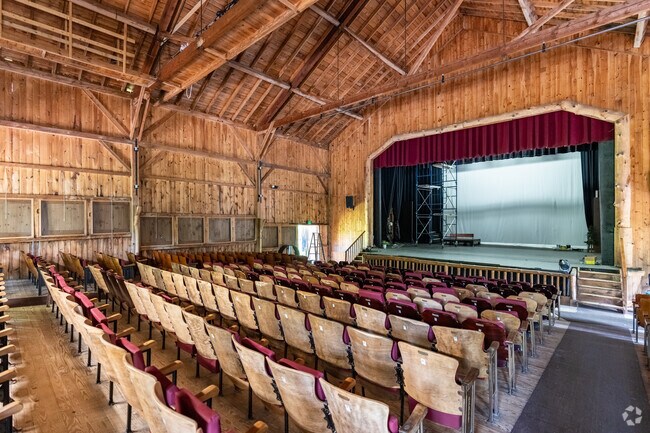 Deertrees Theatre, a 350‑seat historic gem, anchors Harrison’s arts scene.