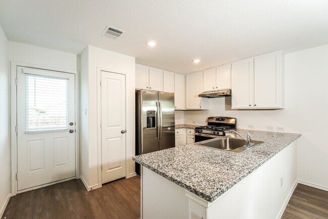 13710 Haystack Ridge, San Antonio, TX 78252 - photo 6