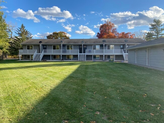 Open space in rear. Available rental is 3rd unit from left.