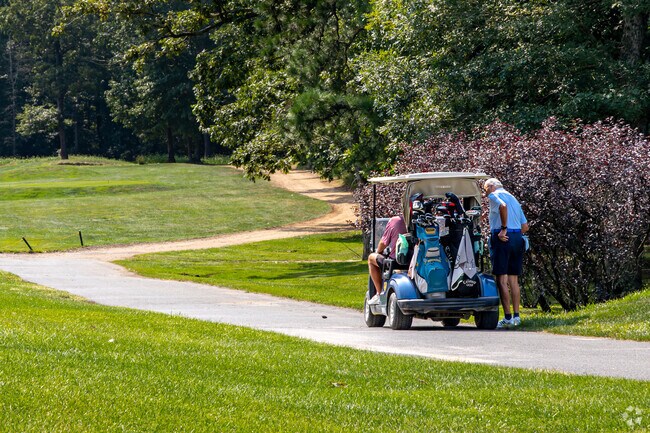 There are many golf course options to choose from in Pittsgrove.