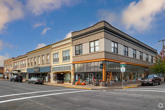 Stayton features a vibrant downtown core with many locally owned shops and restaurants.