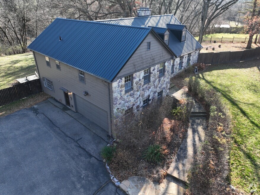 200 Windy Hill Rd, Wisconsin Dells, WI 53965 - photo 2